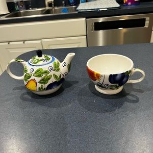 Teapot Zrike 3pc Hand Painted Fruits and Flowers EUC